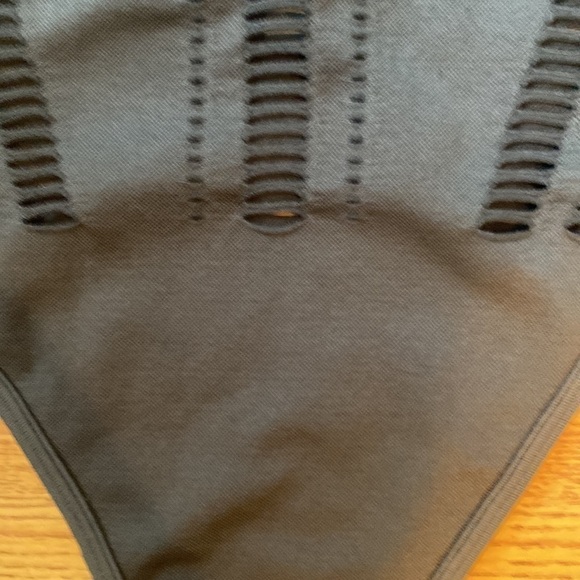 Zara woman off the shoulder bodysuit cut out, detail on front and sleeve .M/L - Picture 3 of 8